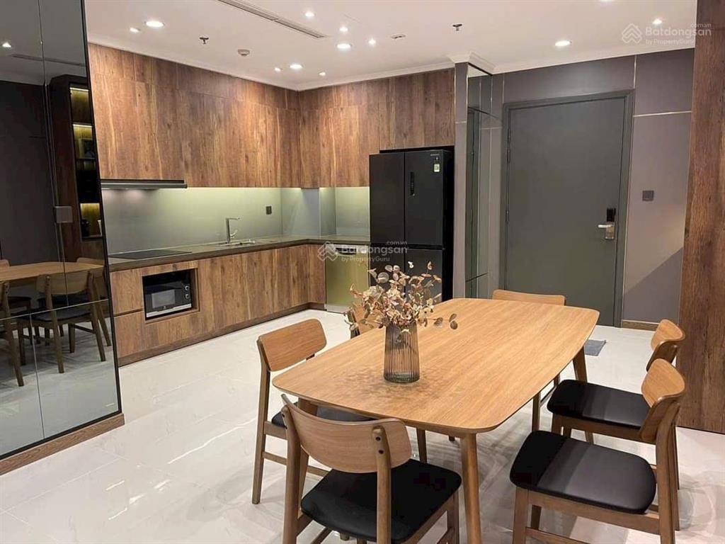 Chủ cần bán gấp căn 2pn, 8.6 tỷ, 92m2, đã có sổ tại vinhomes central park
