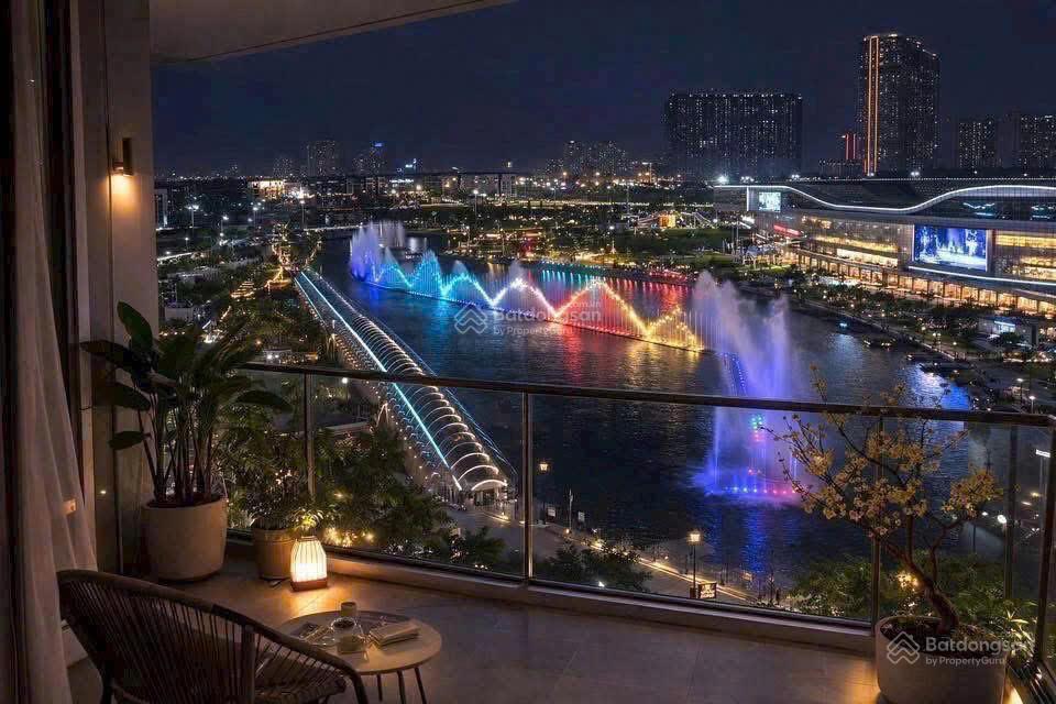 Cần bán gấp căn hộ 2pn 2wc, giá từ 7.7 tỷ, 80m2, sở hữu lâu dài, tại masteri cosmo central