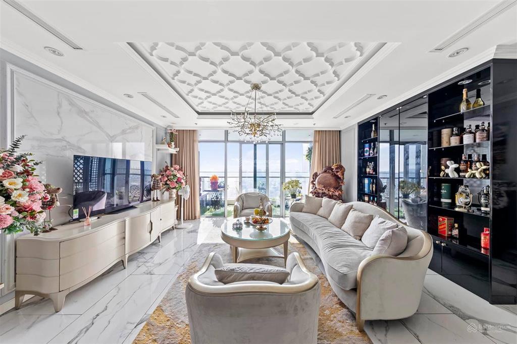 Chuyên cho thuê căn hộ 4pn vinhomes central park giá từ 54 triệu.  0931 441 ***