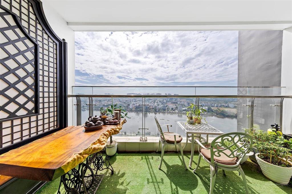 Chuyên cho thuê căn hộ 4pn vinhomes central park giá từ 54 triệu.  0931 441 ***