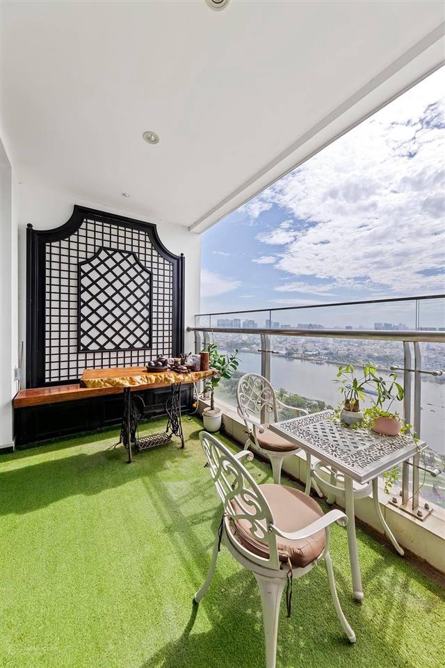 Chuyên cho thuê căn hộ 4pn vinhomes central park giá từ 54 triệu.  0931 441 ***