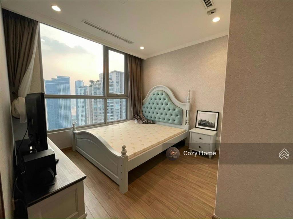 Bán căn 1pn toà central 2, 53m2, có sổ hồng, giá 6.6 tỷ. view đẹp. layout rộng rãi.  0931 441 ***