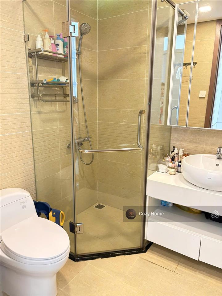 Bán căn hộ 2pn toà p1, 72m2, có sổ lâu dài. hướng mát. view hồ bơi. giá 8.8 tỷ.  0931 441 ***