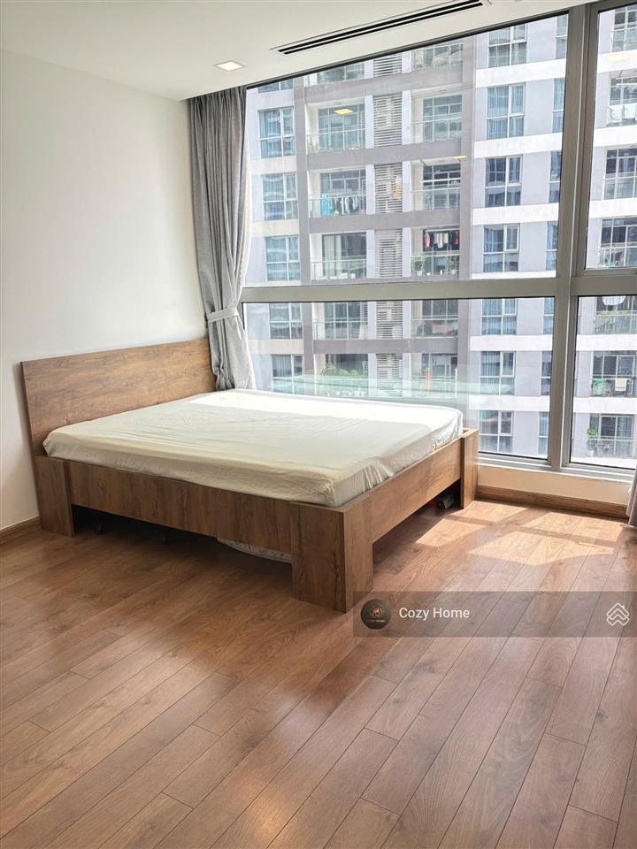 Bán căn hộ 2pn toà p1, 72m2, có sổ lâu dài. hướng mát. view hồ bơi. giá 8.8 tỷ.  0931 441 ***