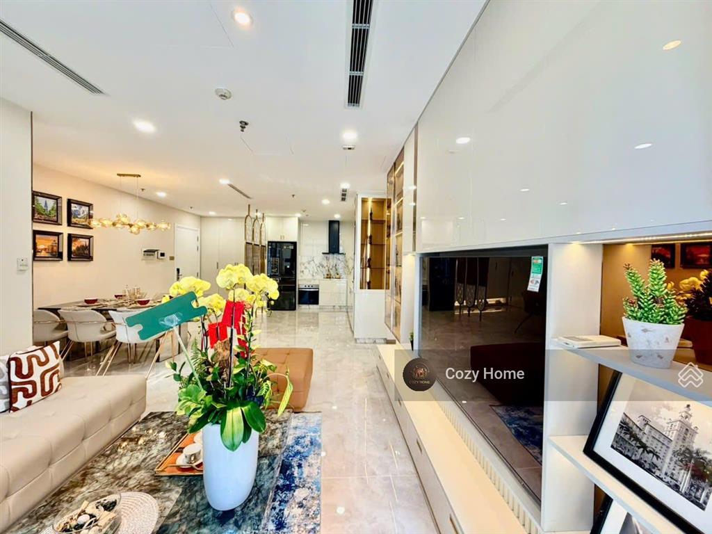 Bán căn 4pn tại p6, 140m2, full đồ decor, tầng trung đẹp, có sổ lâu dài. giá 19.5 tỷ.  0931 441 ***