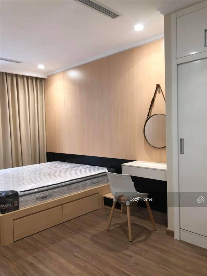 Bán gấp  căn 2pn, 80m2, giá 9 tỷ, sổ hồng lâu dài, full nội thất, layout vuông vức   0931 441 ***