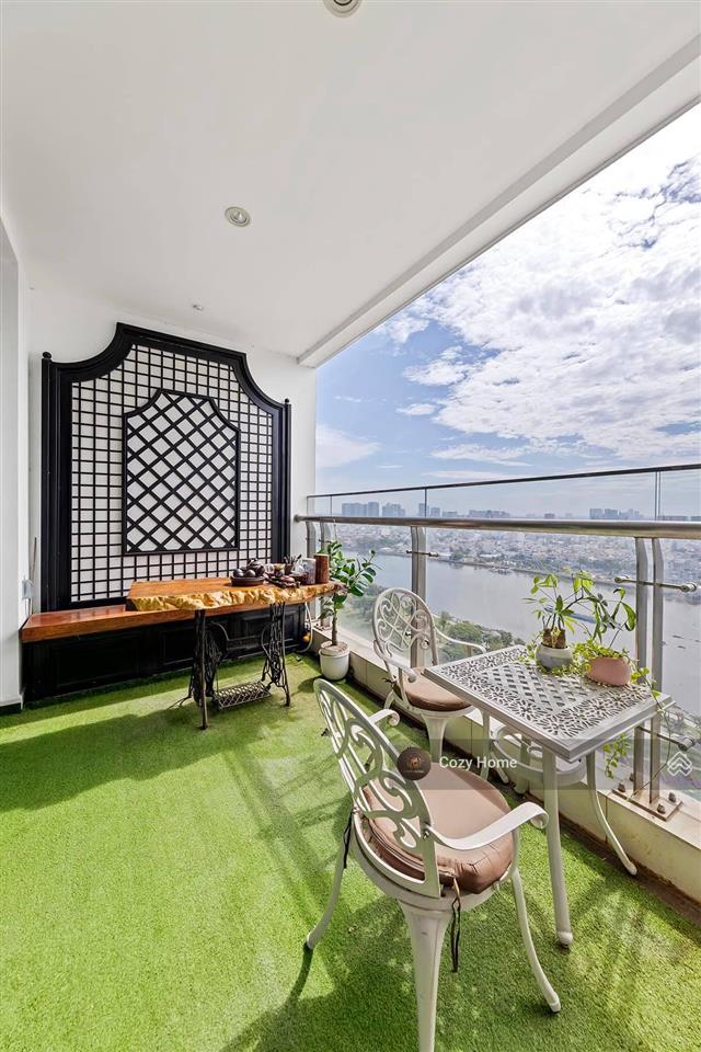 Bán gấp 4pn 17 tỷ  140m2  có sổ hồng lâu dài  view công viên   0931 441 ***