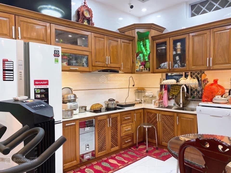 Nhà 1 trệt 2 lầu khu a42 kế bên quảng trường tỉnh cách đường nguyễn ái quốc vào 100m.giá tốt nhất