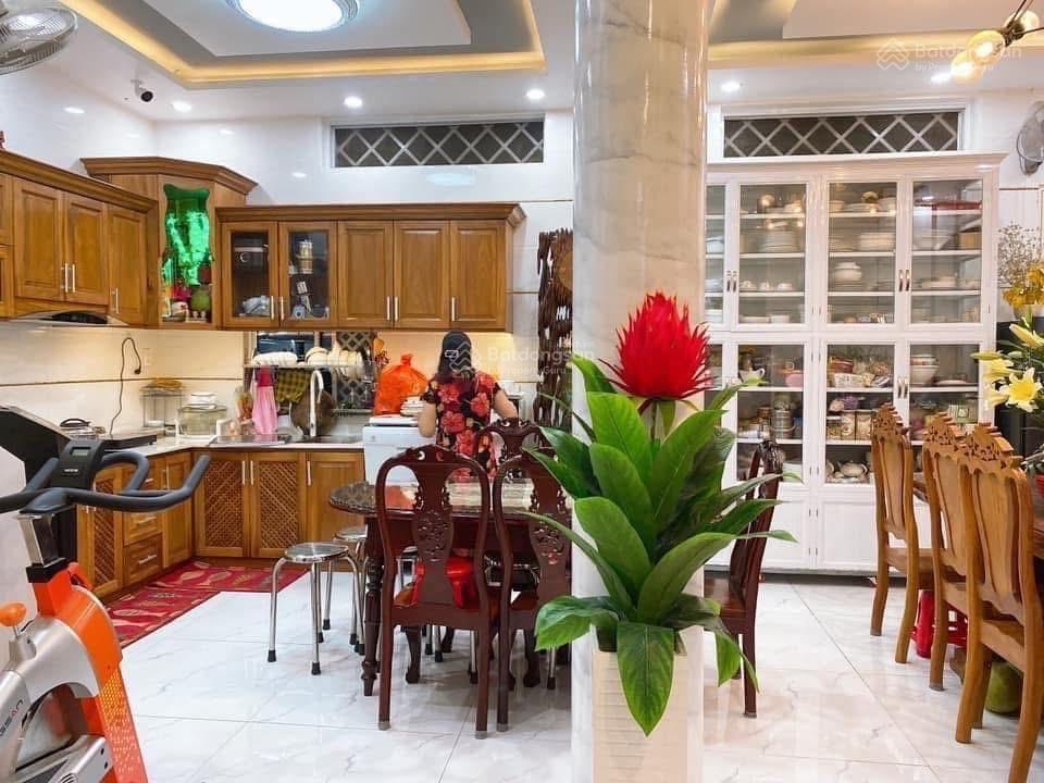 Nhà 1 trệt 2 lầu khu a42 kế bên quảng trường tỉnh cách đường nguyễn ái quốc vào 100m.giá tốt nhất