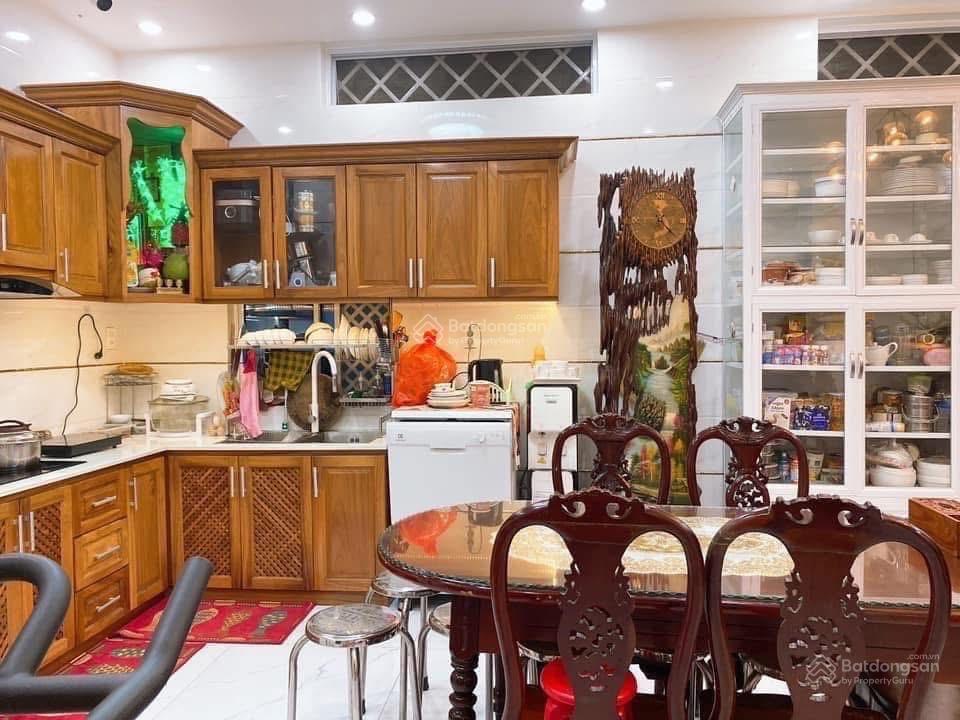 Nhà 1 trệt 2 lầu khu a42 kế bên quảng trường tỉnh cách đường nguyễn ái quốc vào 100m.giá tốt nhất