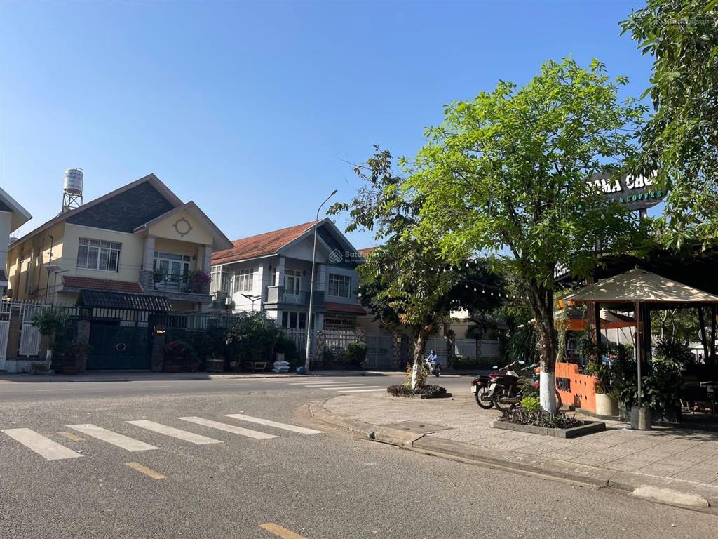 Biệt thự đường nguyễn huệ trung tâm thị trấn trảng bom khu vực sầm uất tốt