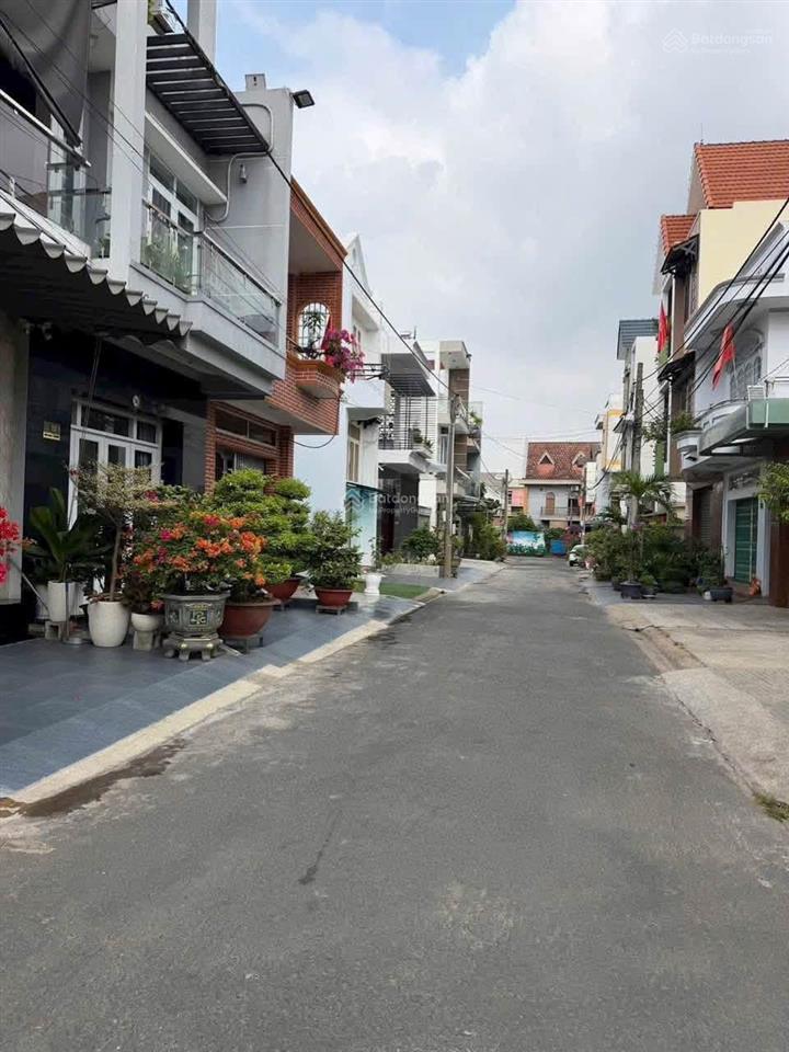 Nhà 2 lầu ngay vincom  cv dương tử giang  trường nguyễn an ninh  trung tâm tp biên hoà . vip