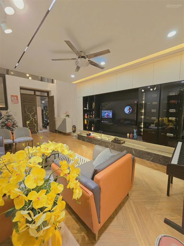 Bán nhà cổ nhuế 2 để lại toàn bộ nội thất đẹp