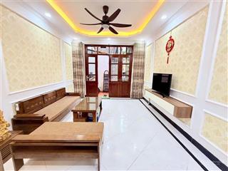 Bán nhà tây tựu ô tô đỗ ngay nhà, nội thất cao cấp, chốt nhanh