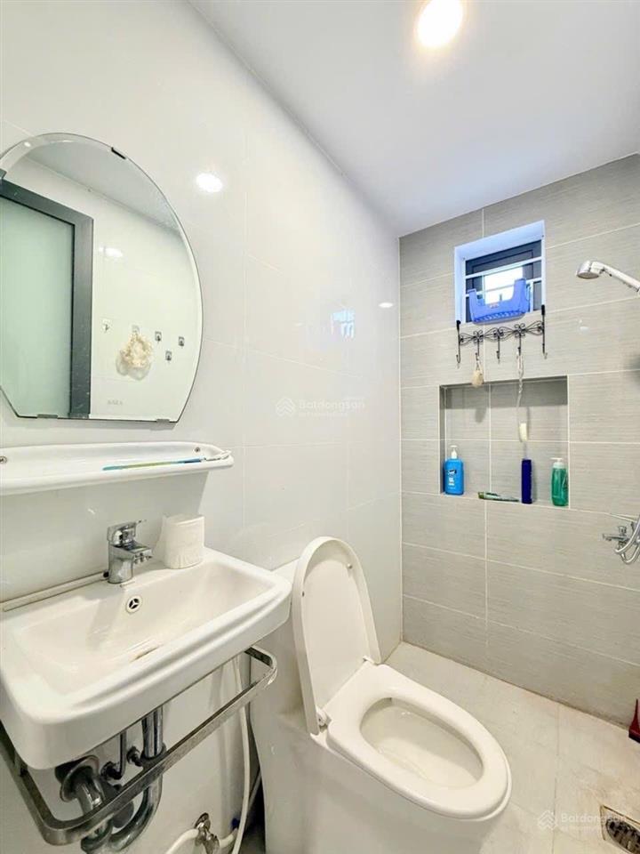 Nhà hẻm thông dt 67m bán 8.9 tỷ trung tâm tân bình lạc long quân.