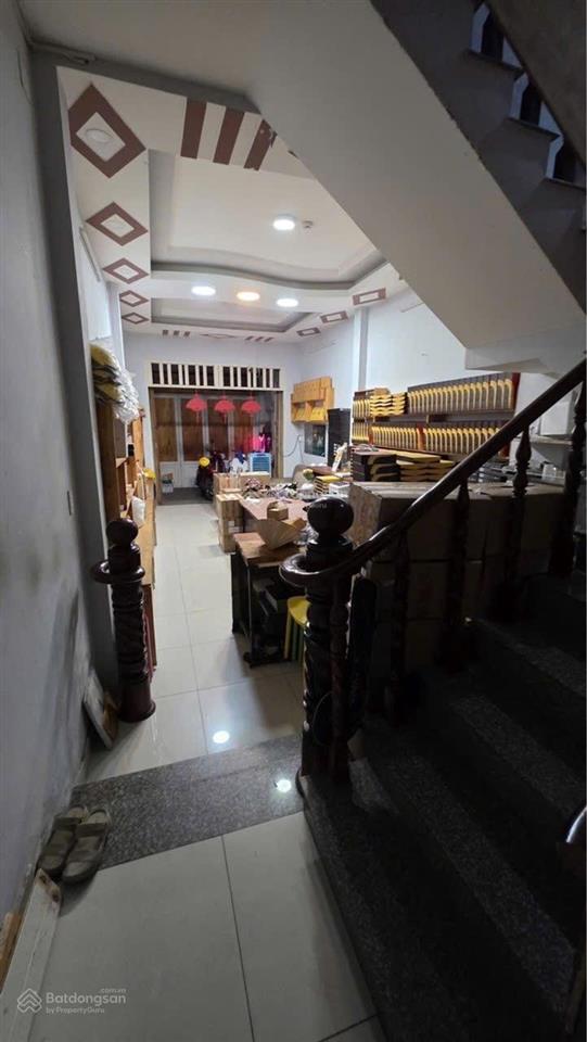Nhà hẻm thông dt 67m bán 8.9 tỷ trung tâm tân bình lạc long quân.