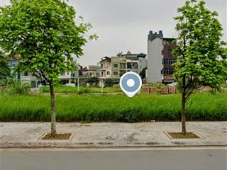 Bán đất đấu giá mặt hồ điều hoà 31ha cự khối