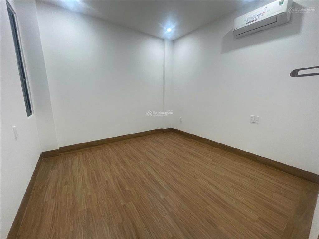 Cho thuê nhà 3 tầng mặt tiền trần văn trà, hòa xuân