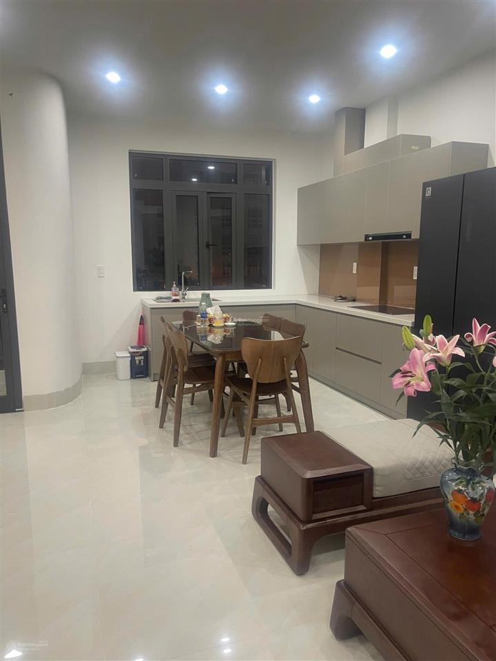 Cho thuê nhà 3 tầng mặt tiền trần văn trà, hòa xuân