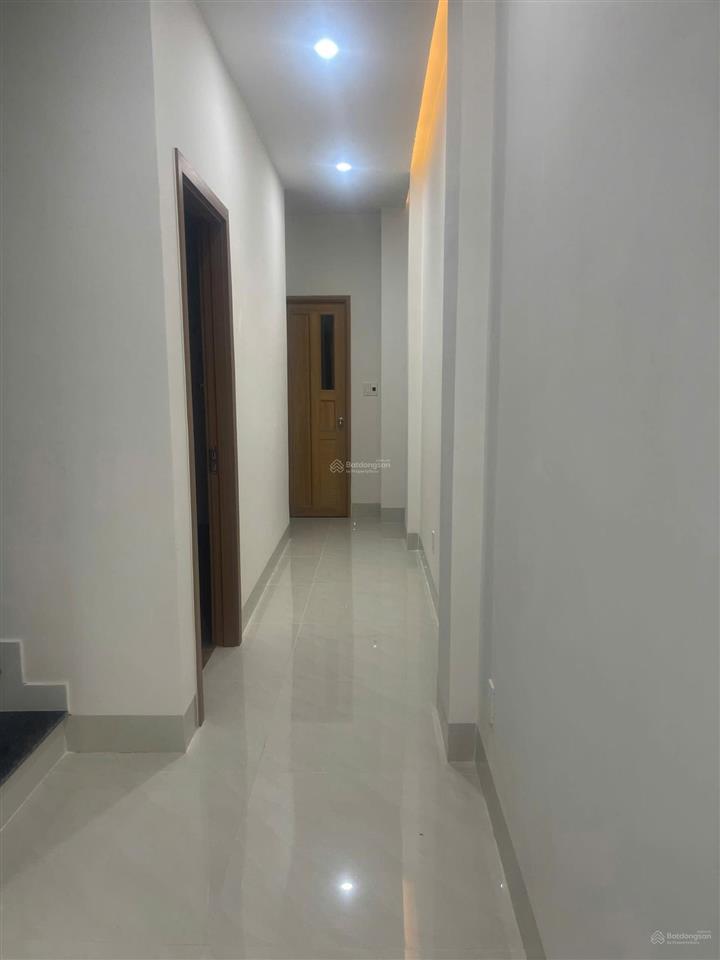 Cho thuê nhà 3 tầng mặt tiền trần văn trà, hòa xuân