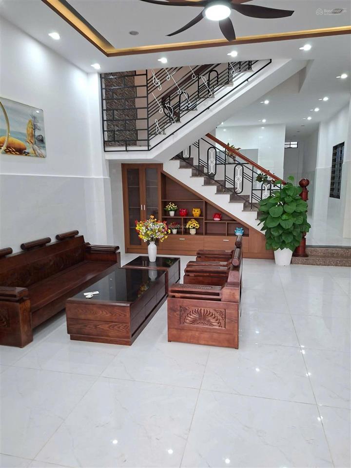 Cho thuê nhà 3 tầng đường hoàng sâm, hòa xuân diện tích 100m2 x 3 tầng,