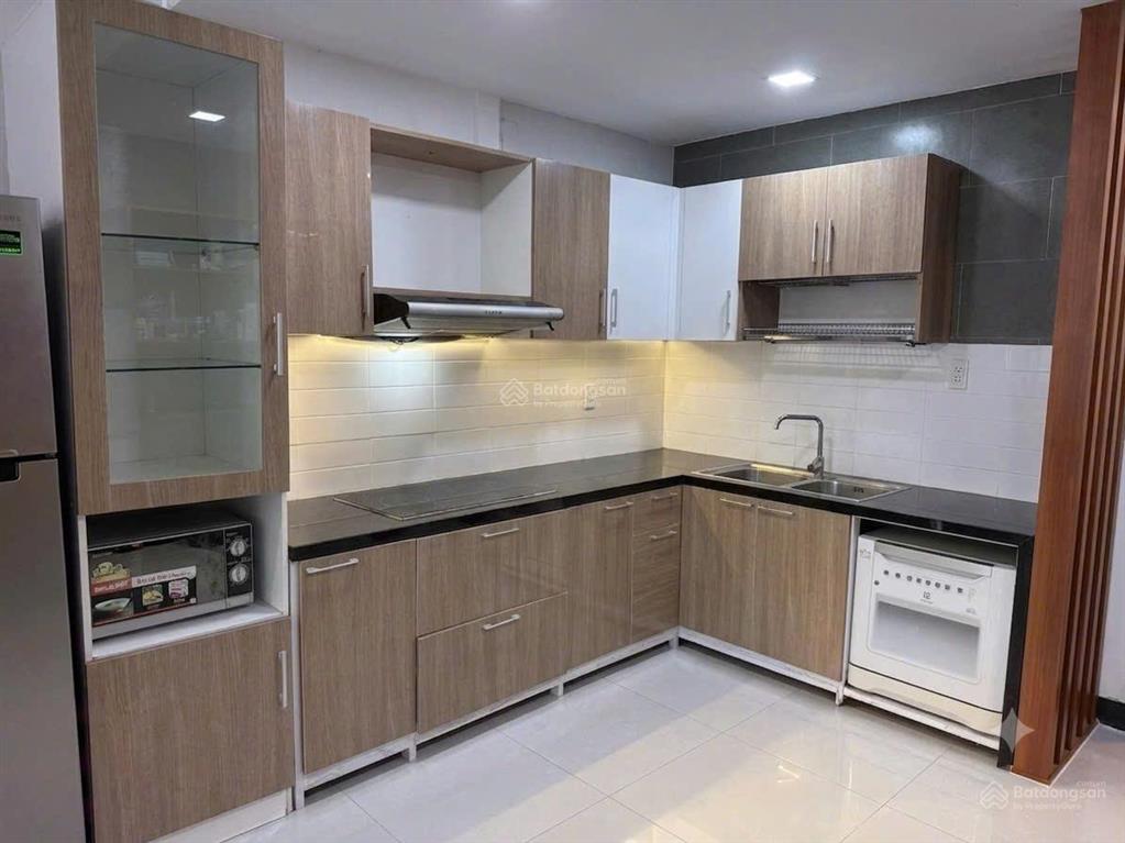 Cho thuê nhà 3 tầng mặt tiền khuê mỹ đông 7, ngũ hành sơn, đà nẵng