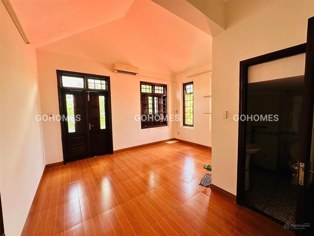 Cho thuê nhà 2 tầng lô góc 2 mặt tiền đường văn tiến dũng, hòa xuân, cẩm lệ
