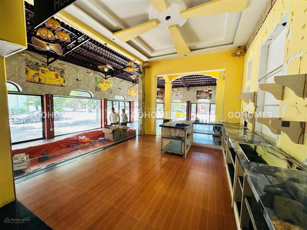 Cho thuê nhà 2 tầng lô góc 2 mặt tiền đường văn tiến dũng, hòa xuân, cẩm lệ