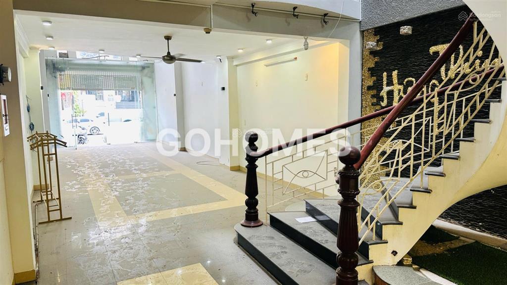 Cho thuê tòa nhà 6 tầng đường phan châu trinh, hải châu, đà nẵng dt 141.5m2, tổng dtsd 733.3m2