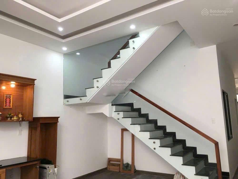 Cho thuê nhà 2 tầng đường nguyễn minh châu, ngũ hành sơn, đà nẵng diện tích đất 125m2 (5x25m)