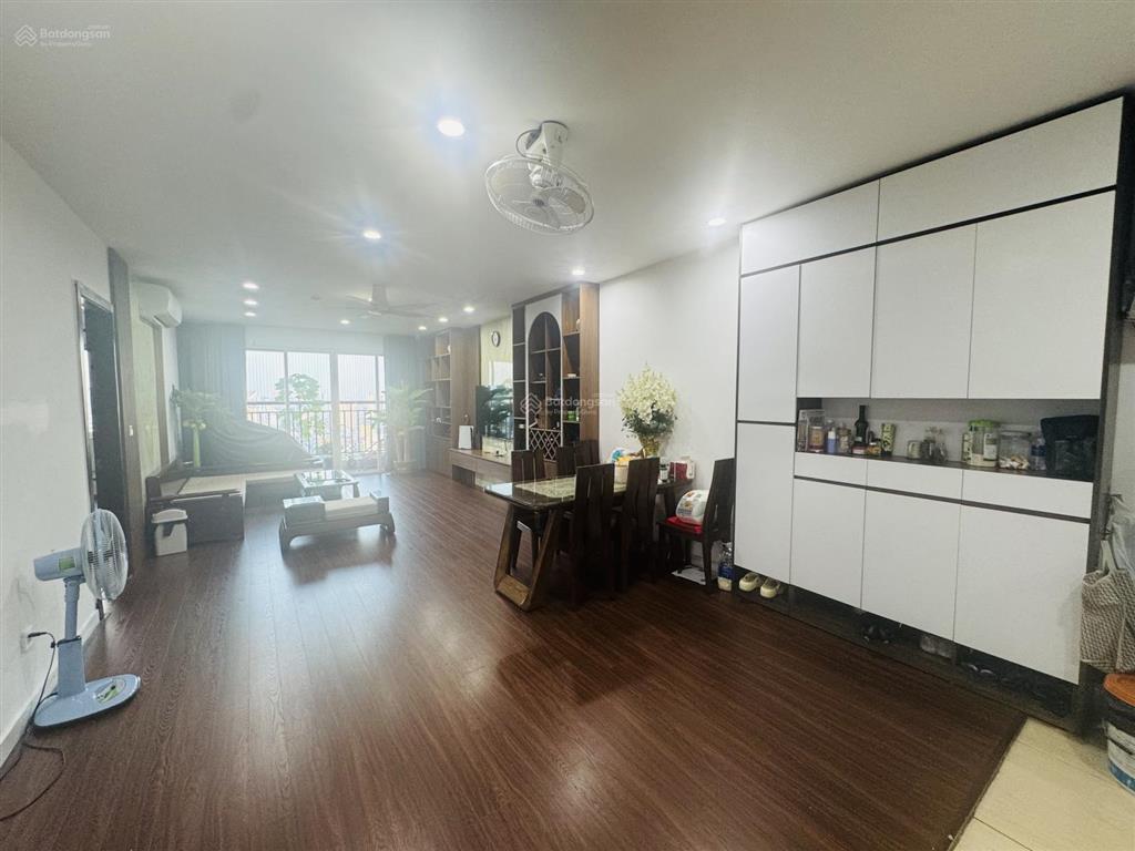 Cho thuê căn hộ chung cư hồ gươm plaza 141m2  3 phòng ngủ