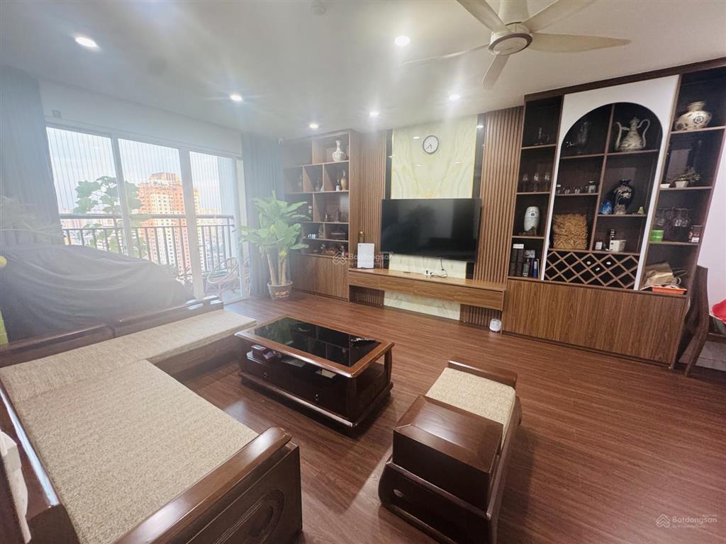 Cho thuê căn hộ chung cư hồ gươm plaza 141m2  3 phòng ngủ