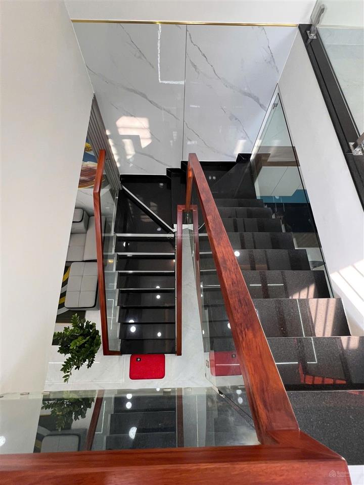 Bán nhà 2 tầng đúc tch05 kp1 lâm thị hố quận 12 giá rẻ 4.69 tỷ