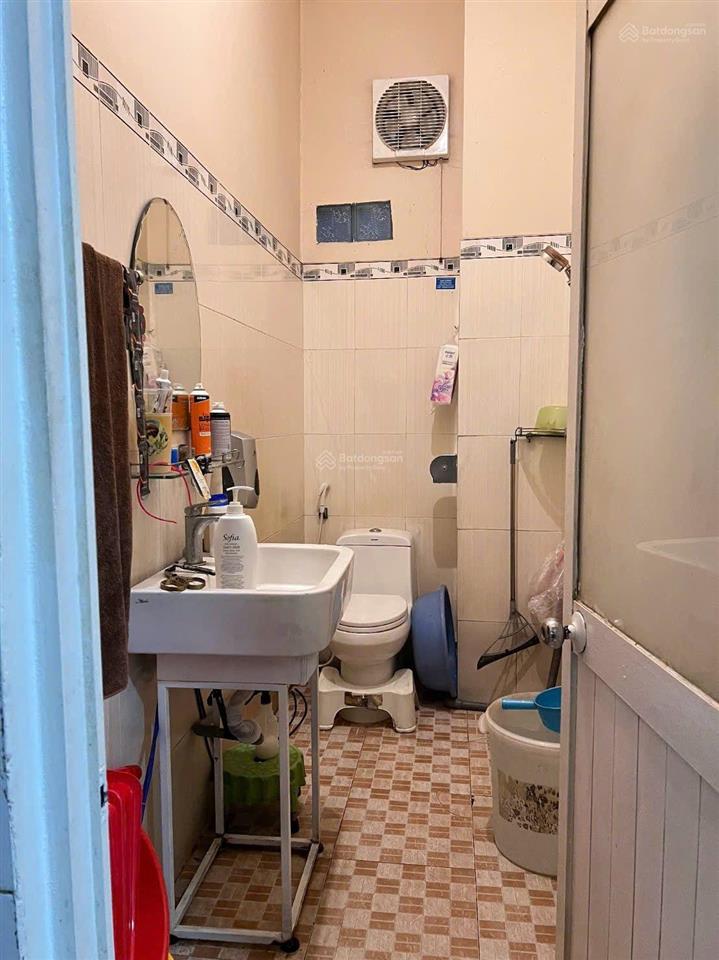 Mặt tiền 3 tầng đúc kp8 1/ quang trung thị trấn hóc môn giá rẻ 7.2 tỷ
