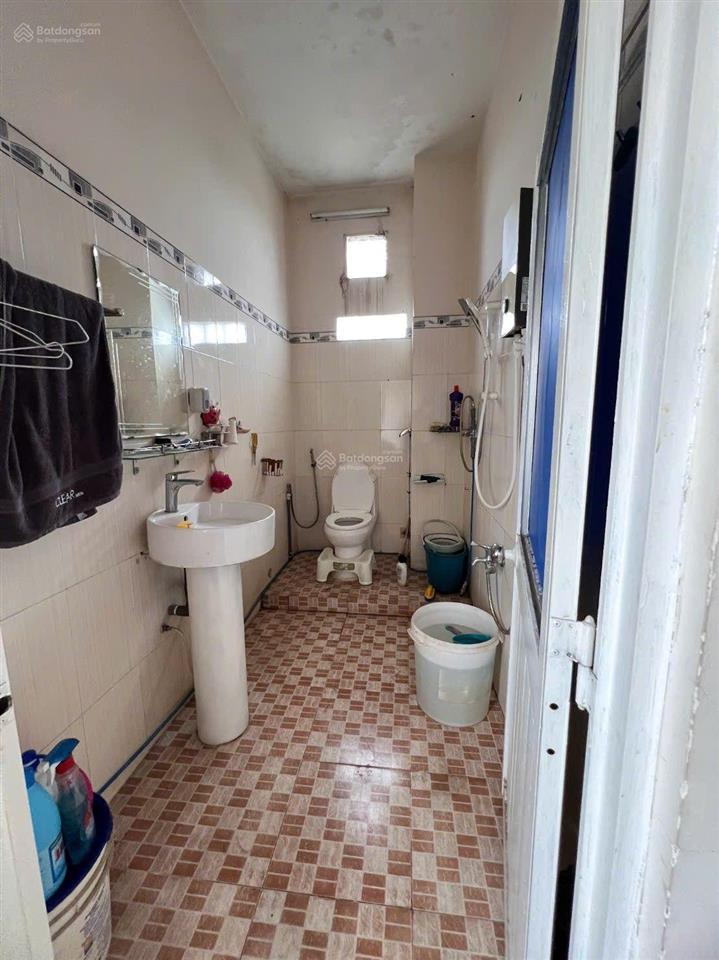 Mặt tiền 3 tầng đúc kp8 1/ quang trung thị trấn hóc môn giá rẻ 7.2 tỷ