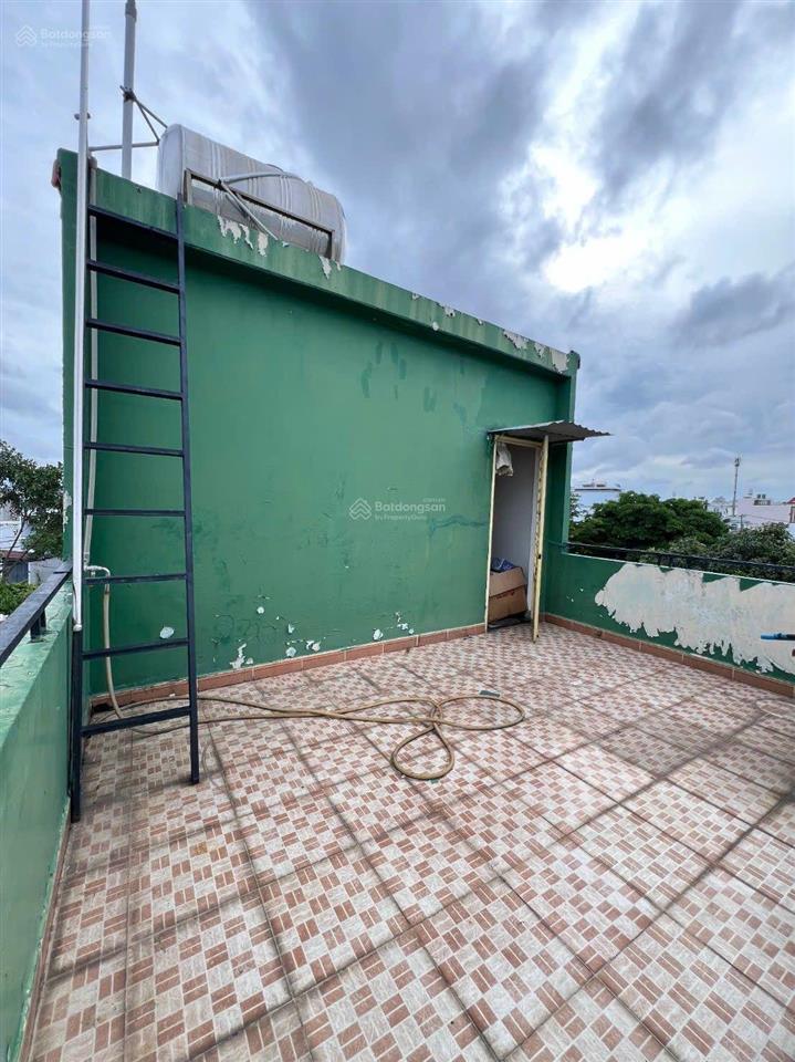 Mặt tiền 3 tầng đúc kp8 1/ quang trung thị trấn hóc môn giá rẻ 7.2 tỷ