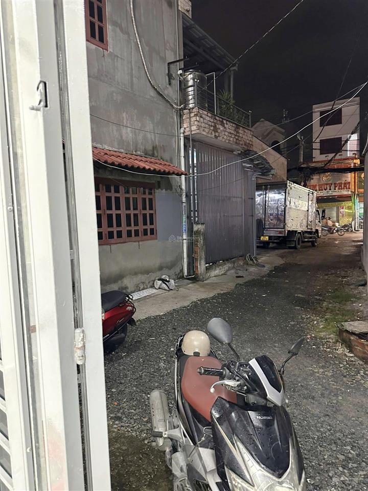Bán nhà 3 tầng đúc chợ bùi văn ngữ hiệp thành quận 12 giá rẻ 3.95 tỷ