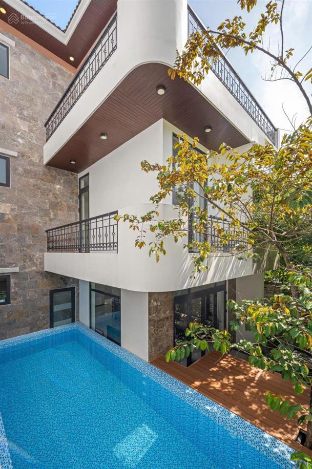 Villa 5 phòng ngủ & hồ bơi cho thuê gần cầu thuận phước, đà nẵng