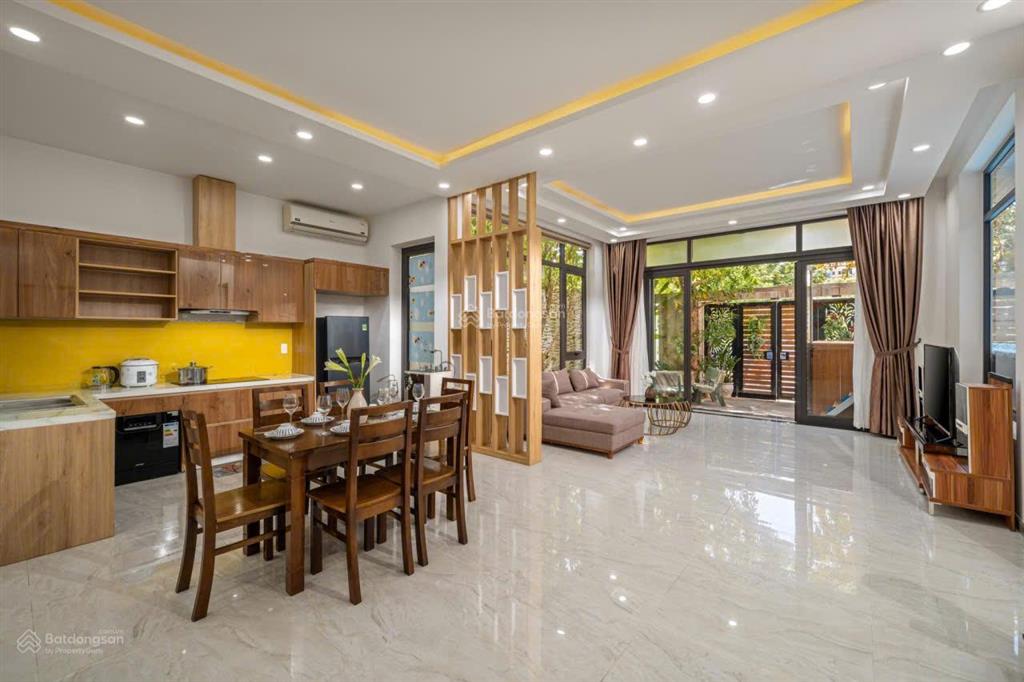 Villa 5 phòng ngủ & hồ bơi cho thuê gần cầu thuận phước, đà nẵng
