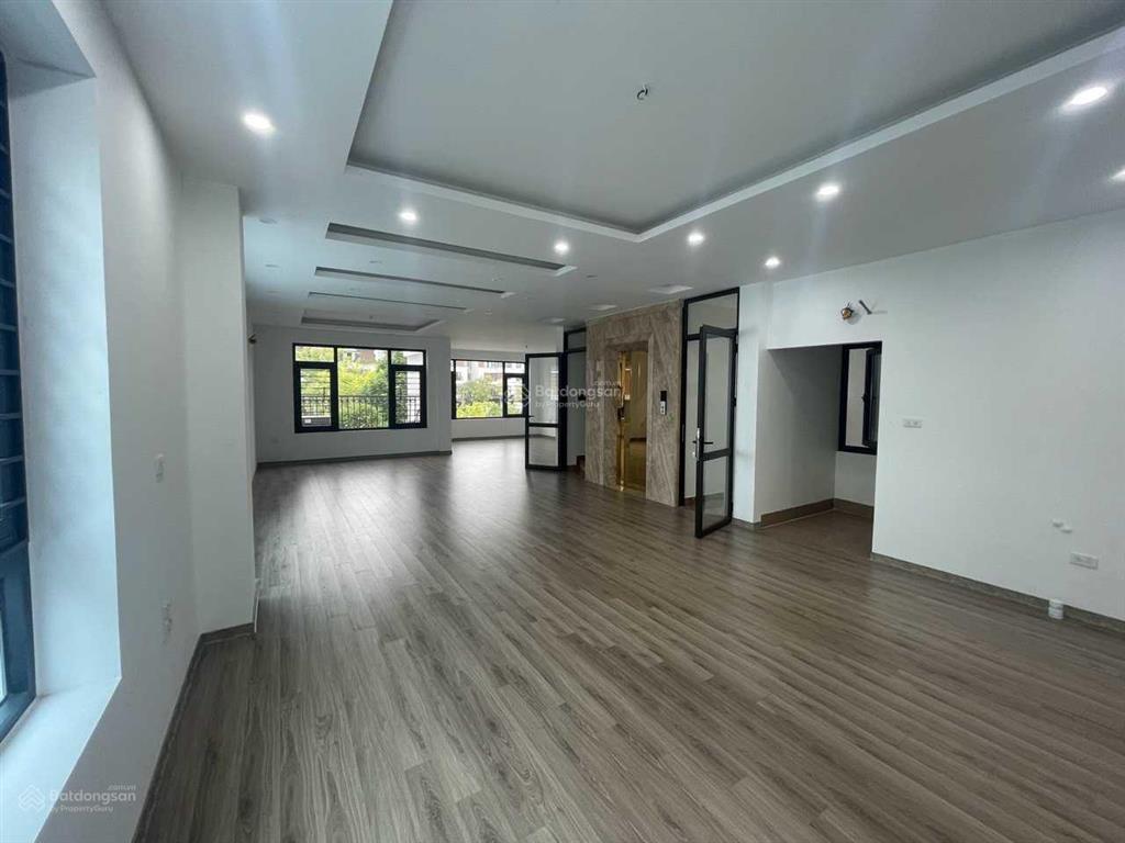 Cho thuê nhà xuân la dt 110m2x6t, mt 5,5m, thông sàn, thang máy, đủ đh, giá 50 triệu/th