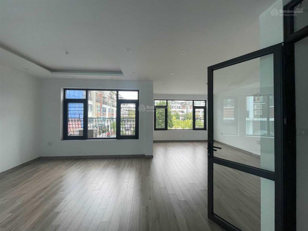 Cho thuê nhà xuân la dt 110m2x6t, mt 5,5m, thông sàn, thang máy, đủ đh, giá 50 triệu/th