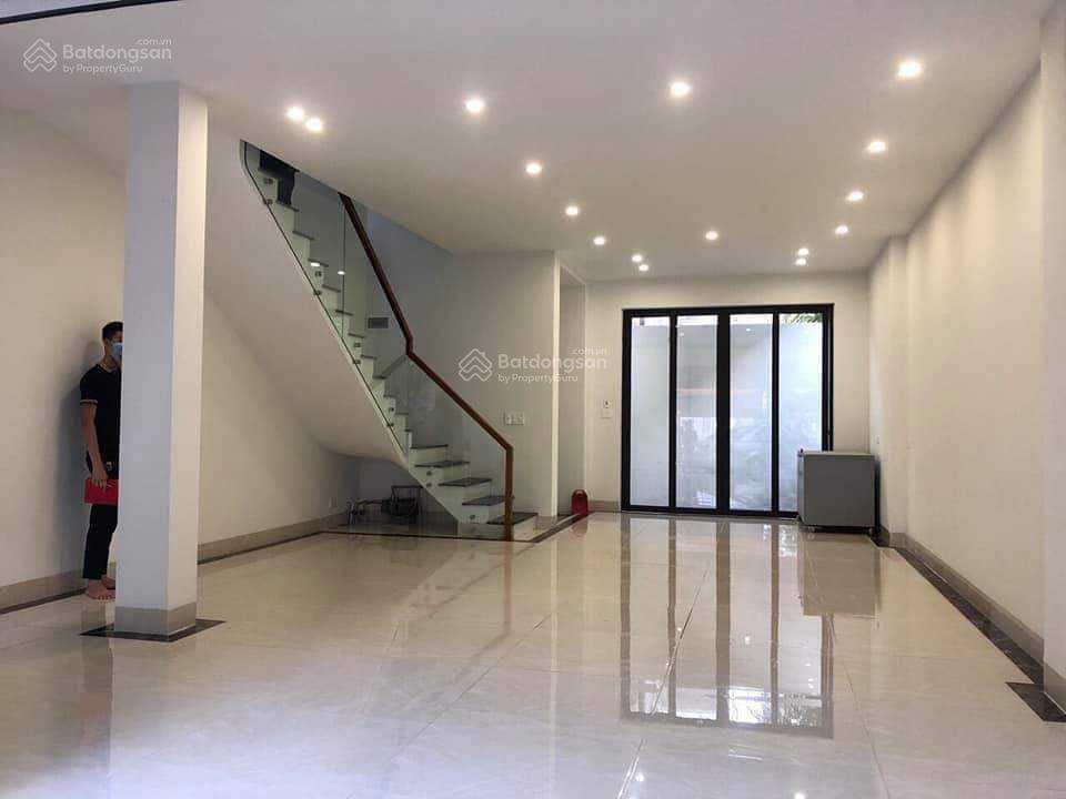 Cho thuê nhà mới phố trung kính dt 45m2x6t, mt 5m, thông sàn, thang máy, đồ cơ bản, giá 25tr/tháng