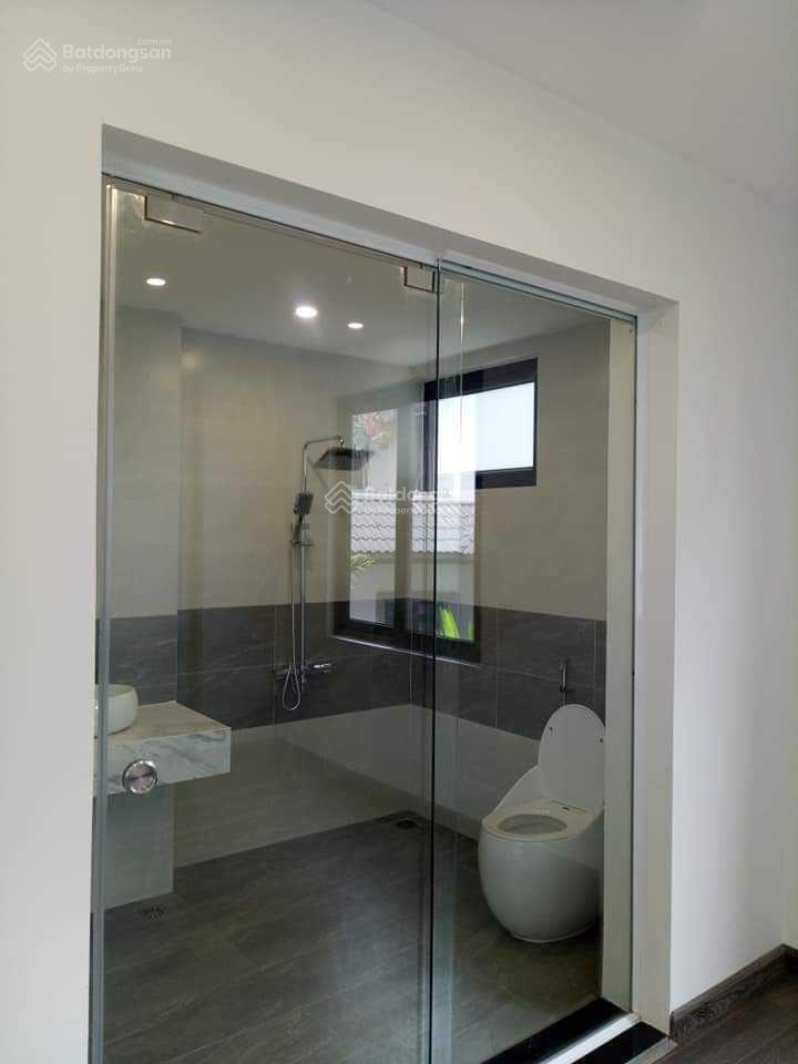 Cho thuê nhà mới phố trung kính dt 45m2x6t, mt 5m, thông sàn, thang máy, đồ cơ bản, giá 25tr/tháng