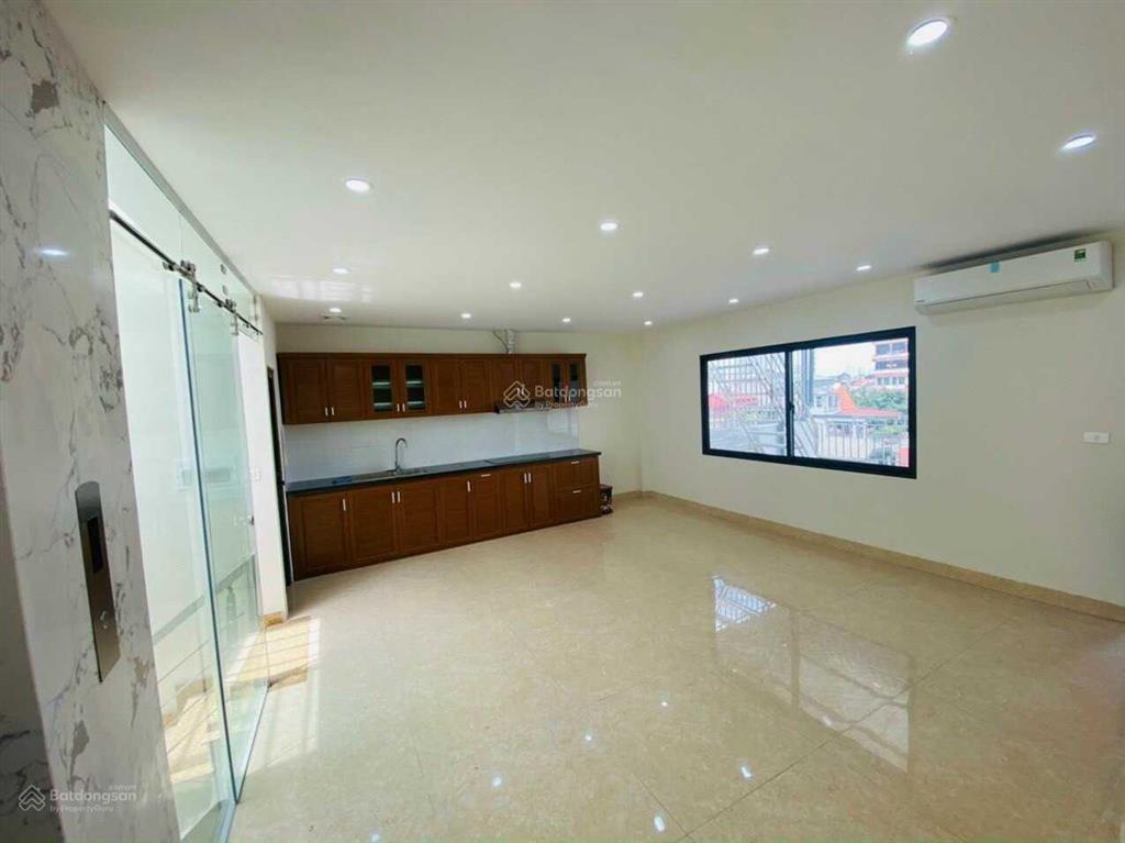Chính chủ cho thuê nhà đường láng dt 60m2*7 tầng, mt 5m, thang máy, đồ cơ bản, giá 26tr/tháng