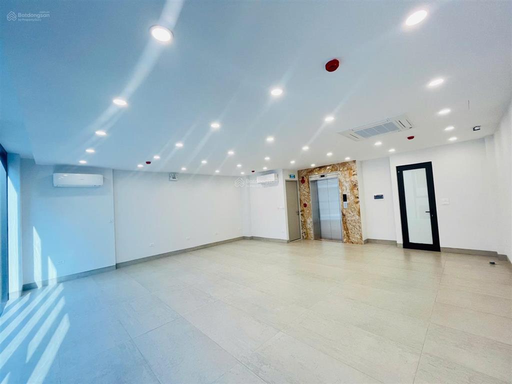 Cho thuê gấp nhà phố trần vỹ  mai dịch dt 75m2 x6t thông sàn, thang máy giá 48tr (có thương lượng)