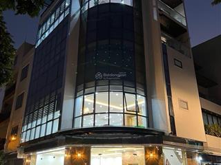 Cho thuê nhà tại phố hoàng quốc việt dt 200m2 x 4t + 1 hầm, mt 10m, đủ đồ cơ bản, giá 49tr/th
