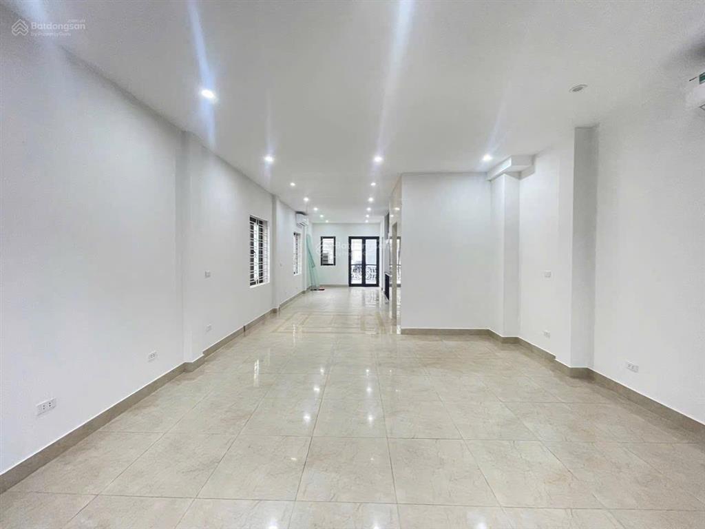 Cho thuê nhà phố phan văn trường dt 90m2x7t mt 7,5m thông sàn thang máy giá 52tr/th