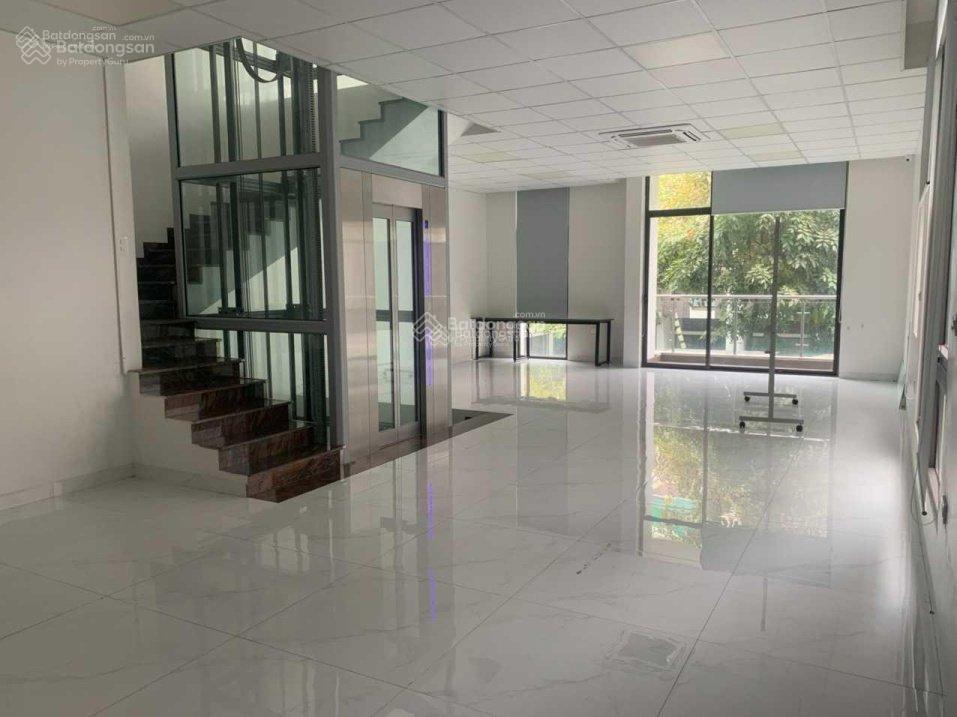 Cho thuê nhà nguyễn tuân  nguyễn huy tưởng dt 200m2x4 tầng + hầm, mặt tiền 10m,thông sàn, giá 60tr