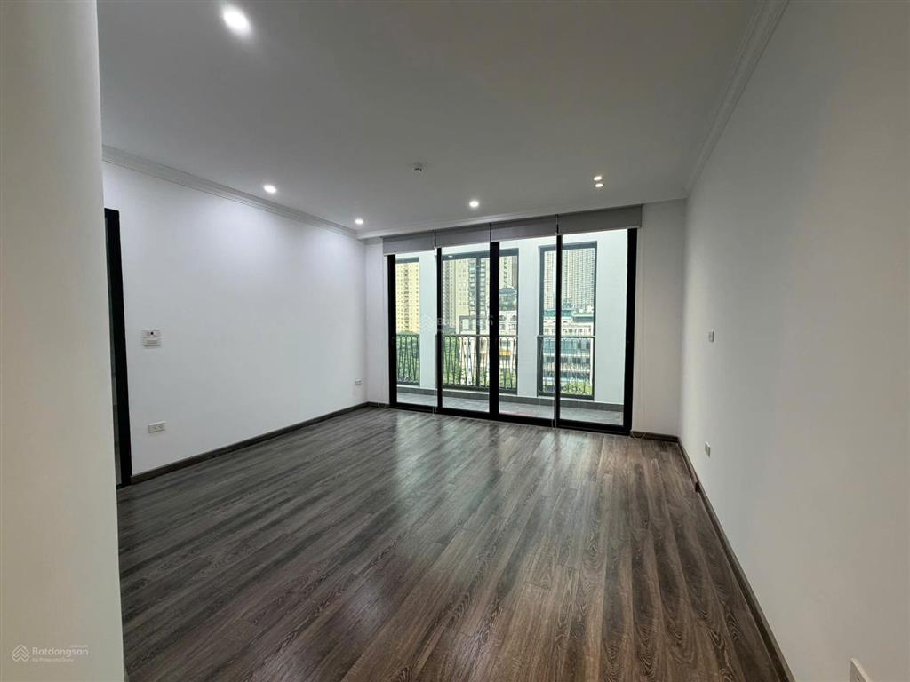 Tòa nhà mặt phố cầu giấy 70m2x7t mt5m thông sàn các tầng mới đẹp đủ thang máy pccc vỉa hè rộng 55tr