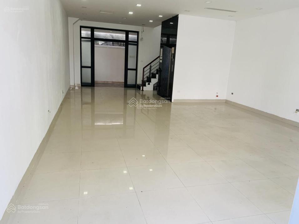 Cho thuê nhà mp lạc long quân dt 90m2 x 5,5 tầng, mt 5,5m, thang máy, đồ cơ bản, giá 60tr/th